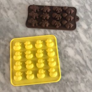 Silicon candy molds/ice trays:Ducks and Dinosaurs
